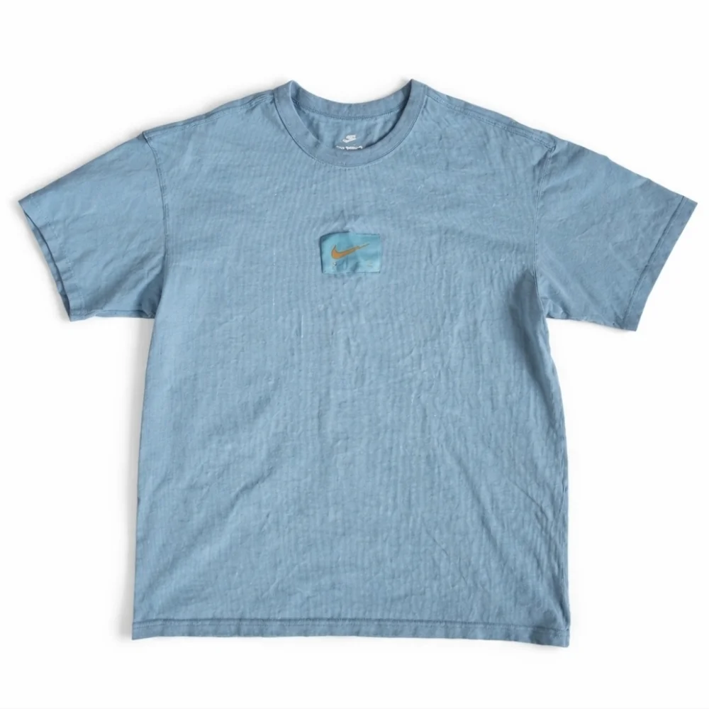 Nike Max90 Swoosh Patch T-Shirt in Glacier Blue mens size Large
